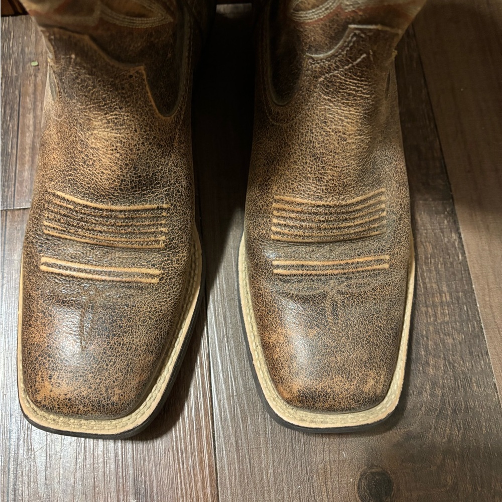 Ariat Tan Western Boots - Picture 3 of 6